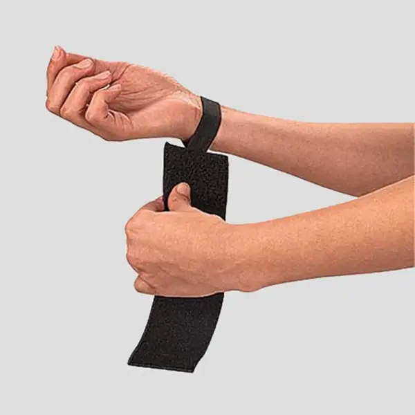 Mueller Wrist Support - Image 2