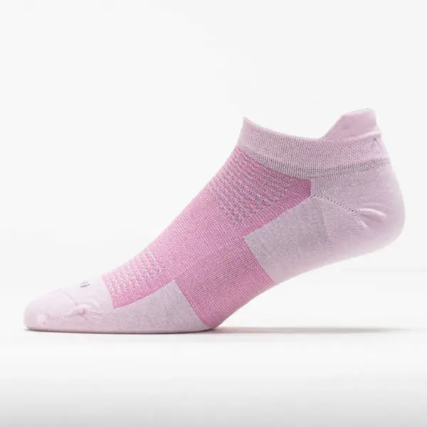 Feetures High Performance Ultra Light Cushion No Show Tab Socks - Image 4